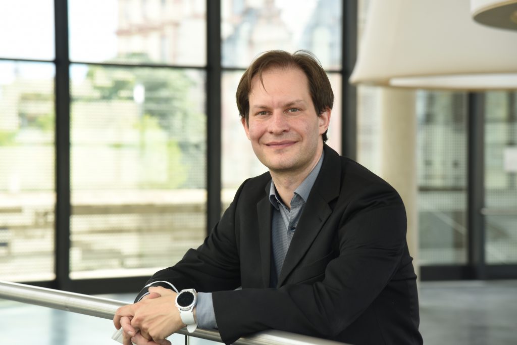 Prof. Björn Scheuermann baut seit Oktober 2021 das neue Fachgebiet "Kommunikationsnetze" an der TU Darmstadt auf.